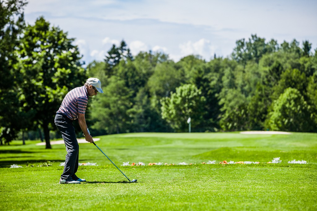 Golfing Tour